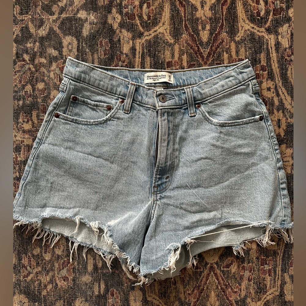 The 90s Relaxed Cutoff Short